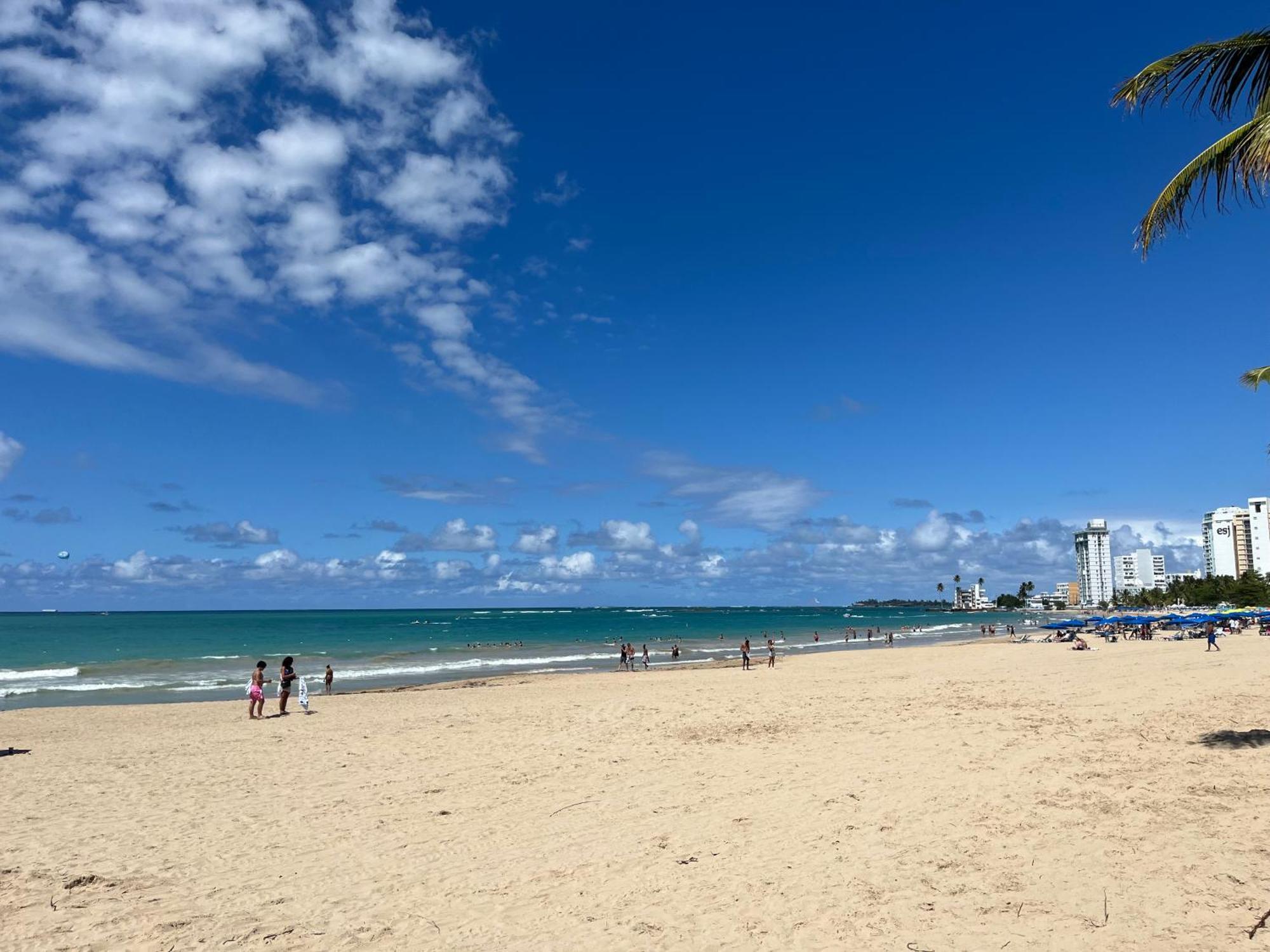 Posada Centric Studio Isla Verde Сан-Хуан Экстерьер фото